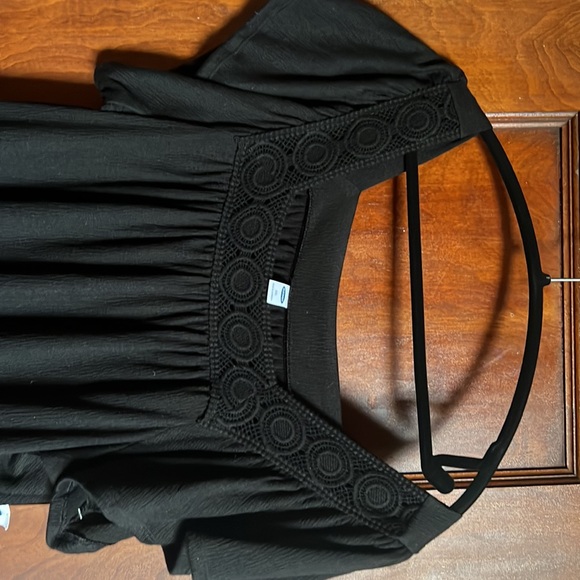 Old Navy Black top - Picture 2 of 4